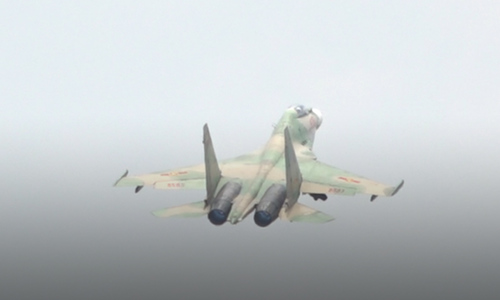 Huấn luyện phi công lái 'hổ mang chúa' Su-30MK2