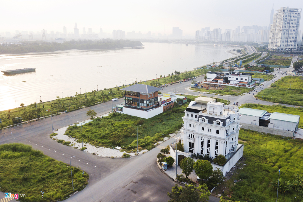 Biệt thự tráng lệ của Lý Nhã Kỳ bên sông Sài Gòn