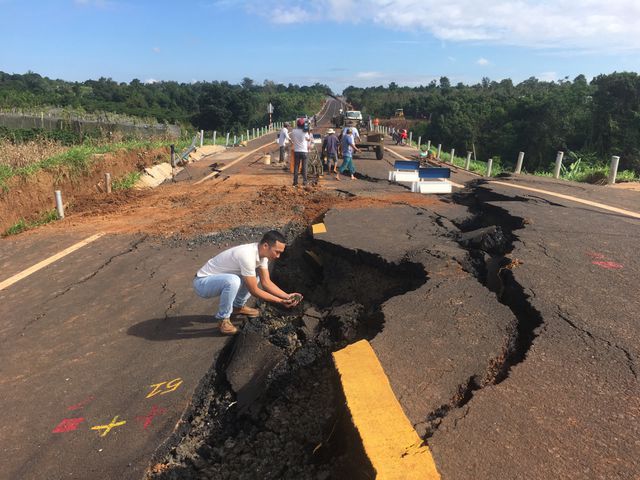 Tuyến đường tránh gần 250 tỷ đồng ở Gia Lai bị sụt lún như vừa trải qua cơn động đất. (Ảnh: IT).