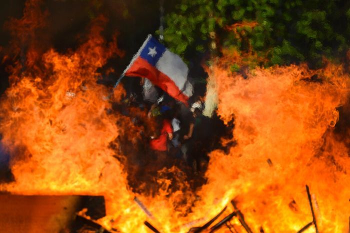 Chile lâm hủy tổ chức APEC 2019 vì biểu tình.