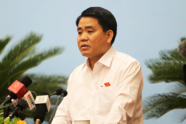 Chủ tịch UBND TP Hà Nội Nguyễn Đức Chung xin rút kinh nghiệm vụ nước sạch sông Đà nhiễm dầu bẩn. (Ảnh: VNN).