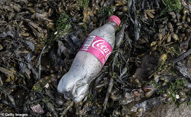 Coca-Cola gây ô nhiễm rác thải nhựa nhiều nhất thế giới