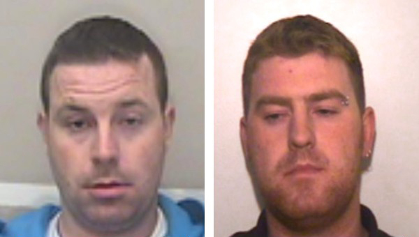 Hai anh em nghi phạm vụ 39 người chết ở Anh, Ronan và Christopher Hughes.