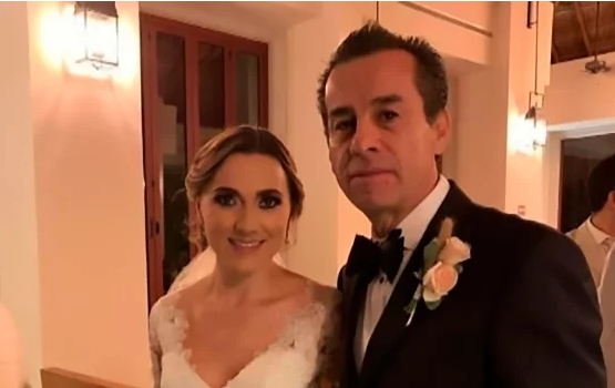 Cựu thị trưởng Mexico và vợ mới cưới - người cũng từng là con dâu ông.