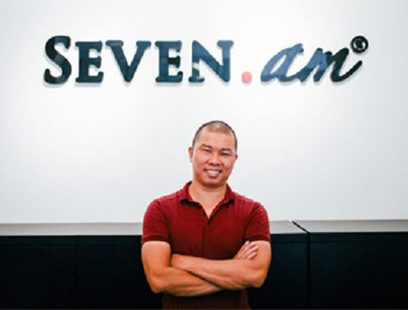 Ông chủ của thời trang SEVEN.am là diễn viên hài Nguyễn Vũ Hải Anh khá quen thuộc với khán giả truyền hình trong các bộ phim hài. (Ảnh: IT).