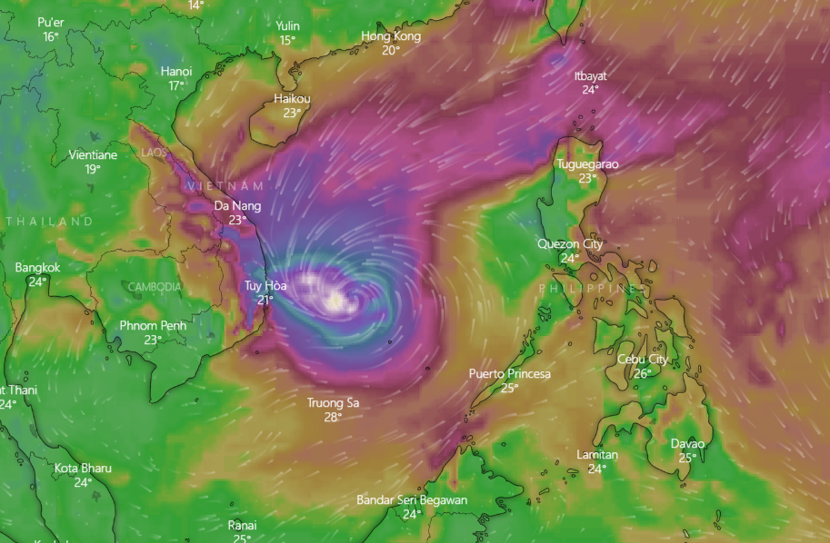 Cơn bão số 6 - Nakri đang hướng vào đất liền nước ta. (Ảnh: Vietnam Airlines cung cấp).