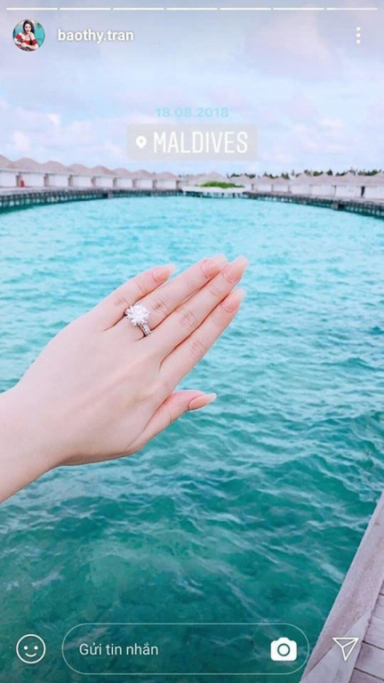 Chiếc nhẫn kim cương lớn từng được Bảo Thy chia sẻ vào năm 2018 được cho là nhẫn cầu hôn. 