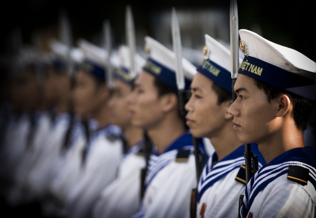 Hải quân Việt Nam kiên trì và bền bỉ tăng cường sức mạnh để đối mặt với những thách thức ở Biển Đông.
