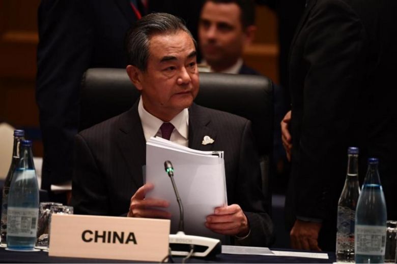 Bộ trưởng Ngoại giao Trung Quốc Vương Nghị trong phiên họp toàn thể đầu tiên của cuộc họp các bộ trưởng ngoại giao G-20 tại Nagoya, Nhật Bản, vào ngày 23/11/2019.