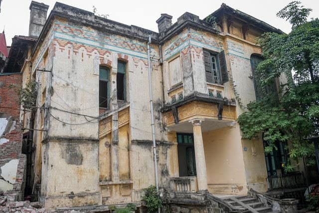 Ngôi biệt thự cổ tại địa chỉ số 128C Đại La từng là Trạm Phát sóng Bạch Mai. (Ảnh: Dân Trí).