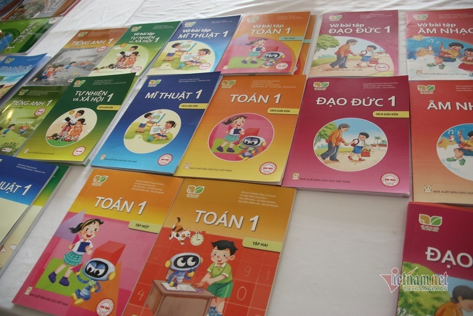 Bộ GD&ĐT yêu cầu công bố giá sách giáo khoa lớp 1 trước 15/2/2020. (Ảnh: Vietnamnet).