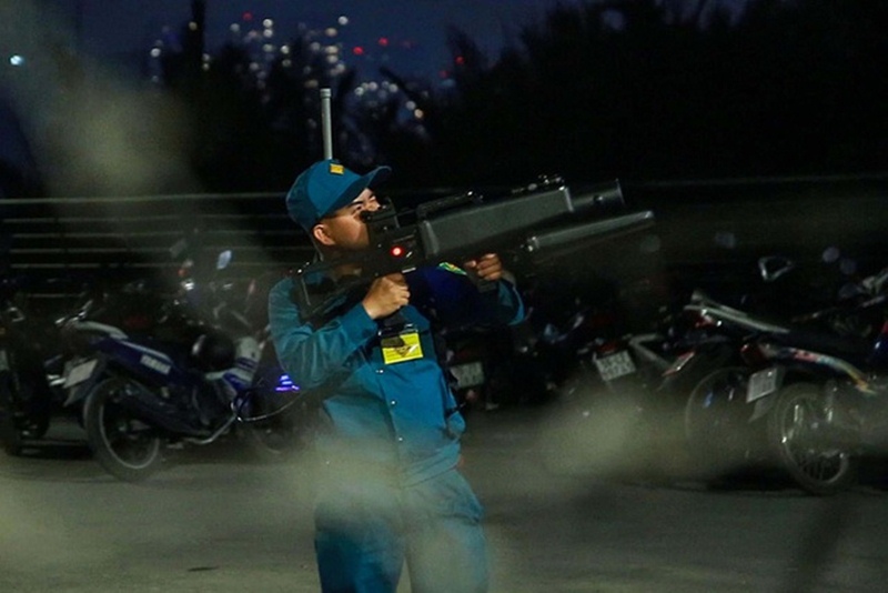 Súng bắn flycam được sử dụng trong đêm bắn pháo hoa ở TP HCM. (Ảnh: Zing.vn).