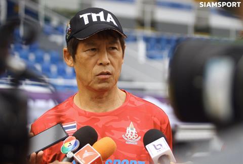 hlv-thai-lan-tu-tin-gianh-3-diem-trong-tran-ra-quan