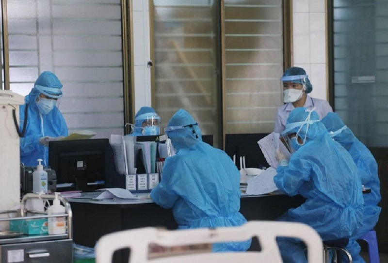 Phát hiện thêm 2 nhân viên sân bay Tân Sơn Nhất nghi nhiễm Covid-19.
