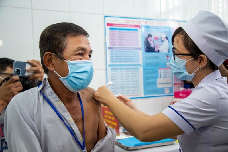 Vaccine phòng Covid-19 Việt Nam có kháng thể chống lại virus biến chủng ở Anh.