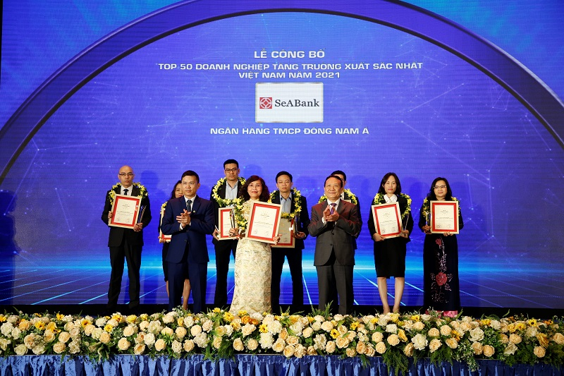 SeABank được vinh danh trong 'Top 50 doanh nghiệp tăng trưởng xuất sắc nhất Việt Nam'.