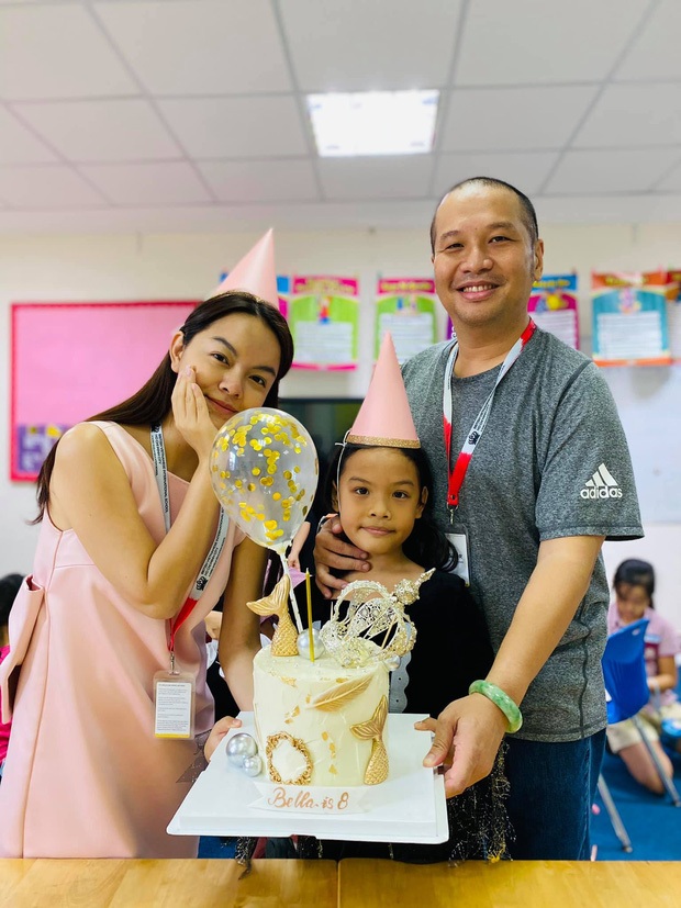 Phạm Quỳnh Anh và Quang Huy vui vẻ xuất hiện mừng sinh nhật con gái