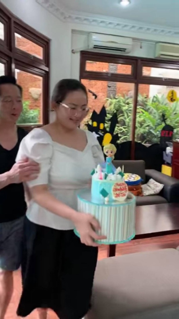 Phan Như Thảo bị mỉa mai thậm tệ ngoại hình trong tiệc sinh nhật con gái