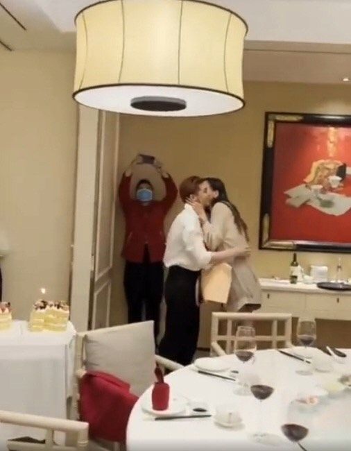 Mai Phương Thúy bất ngờ hôn Noo Phước Thịnh trong ngày sinh nhật