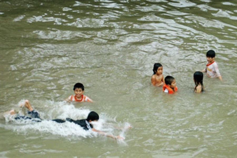 3 học sinh Hà Tĩnh đuối nước thương tâm