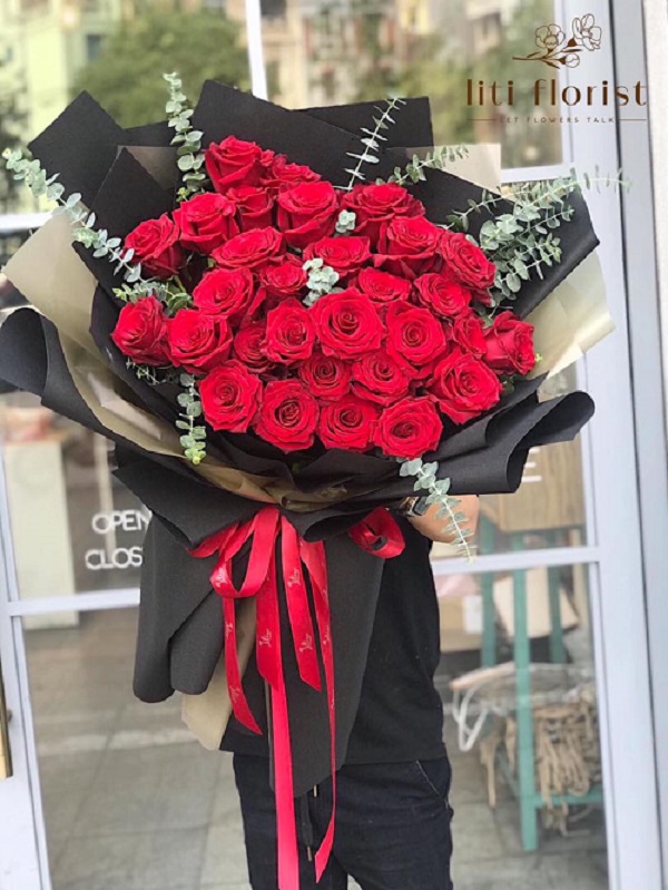 Liti Florist không chỉ đơn giản là nơi cung cấp dịch vụ hoa tươi đến khách hàng mà Liti Florist còn là nơi gửi gắm tình cảm, trao gửi thông điệp tình yêu.