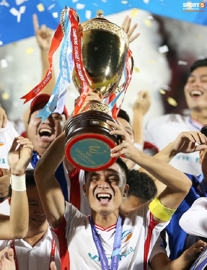 Viettel chính thức lên ngôi vô địch V.League 2020.
