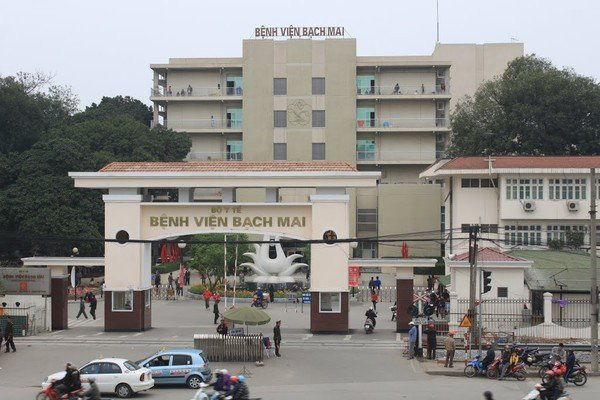 Bệnh viện Bạch Mai tạm dừng hoạt động khám theo yêu cầu và tái khám tại các khoa.