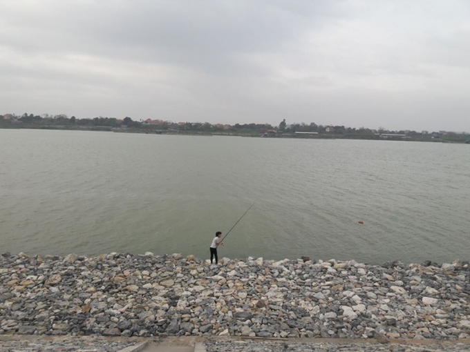 Dự án sân golf Thuận Thành cạnh sông Đuống đang gây lo lắng cho người dân hạ nguồn.