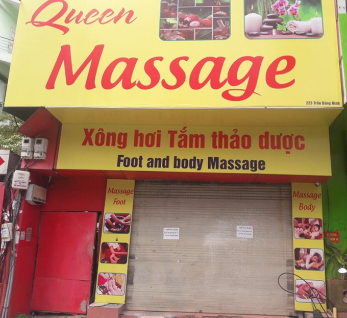Quán Massage Queen trên phố Trần Đăng Ninh đóng cửa phòng dịch Covid-19.