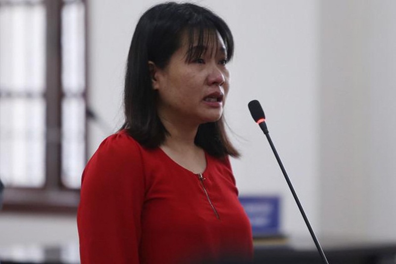 Bị cáo Nguyễn Thị Thu Loan trình bày tại tòa. (Ảnh: Tiền Phong).