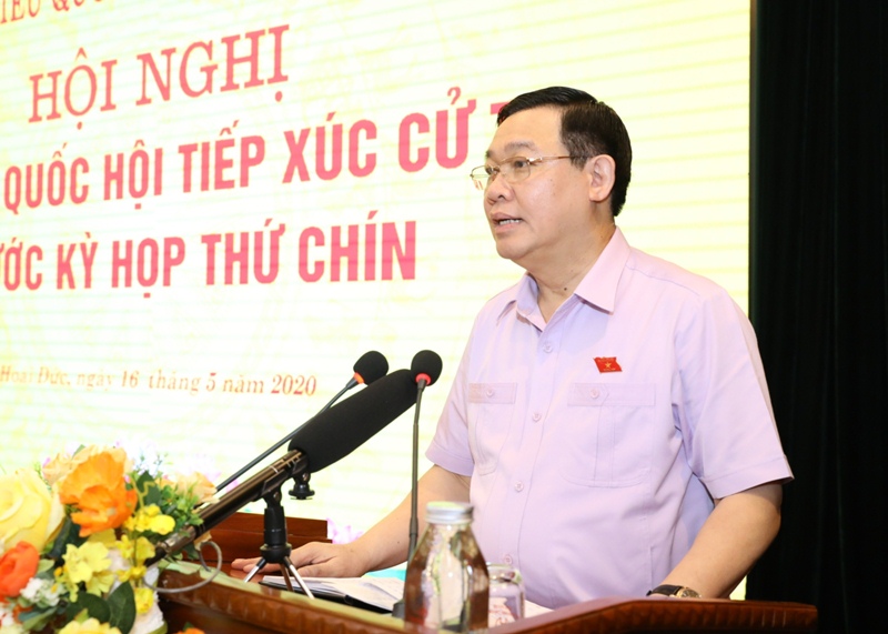 Bí thư Thành ủy Hà Nội Vương Đình Huệ trả lời cử tri.