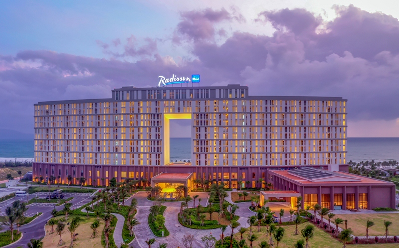 Radisson Blu Resort Cam Ranh do Tập đoàn Radisson Hotel Group (Mỹ) vận hành - quản lý.