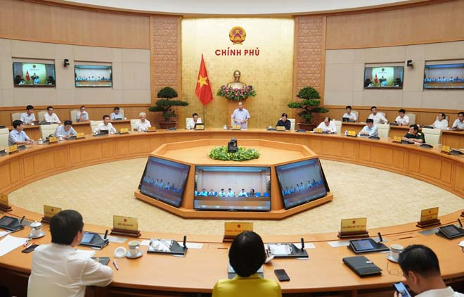 Thủ tướng Nguyễn Xuân Phúc phát biểu tại cuộc họp. (Ảnh: VGP/Quang Hiếu).