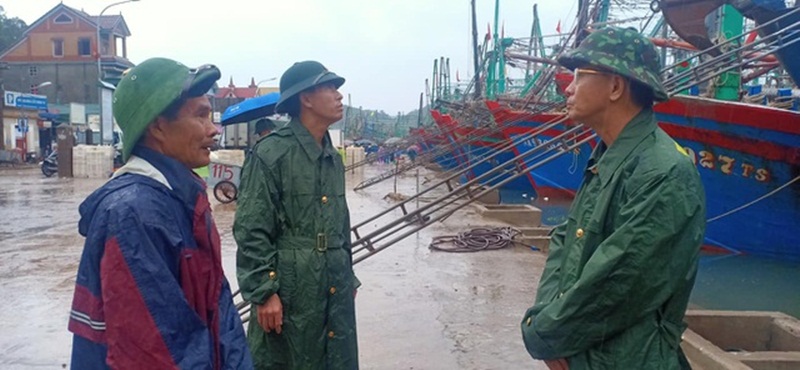 Nhiều tàu thuyền ở Nghệ An đã kịp vào bờ trú bão số 2. (Ảnh: Dân Trí).