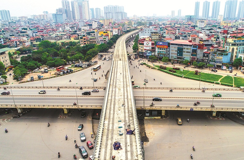 9. Đến nay, toàn tuyến trên cao dài 8,5km từ Nhổn - Kim Mã đã hoàn thành khoảng 80%. Đoạn ngầm từ Kim Mã đến ga Hà Nội dài 4km đã hoàn thành khoảng 20%. Dự kiến trong năm 2021, TP Hà Nội sẽ đưa đoạn trên cao của tuyến đường sắt Nhổn - ga Hà Nội vào khai thác thương mại.