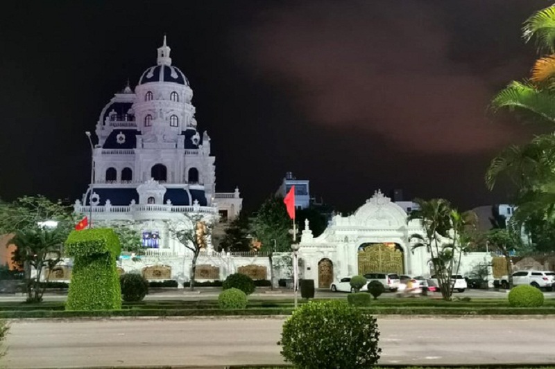 Tòa lâu đài nguy nga của đại gia Ngô Văn Phát trên đường Lê Hồng Phong, TP Hải Phòng.