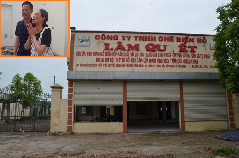 Vợ chồng chủ Công ty Lâm Quyết không cầm được nước mắt khi về lại trụ sở công ty sau thời gian bị đàn em Đường Nhuệ chiếm đóng.