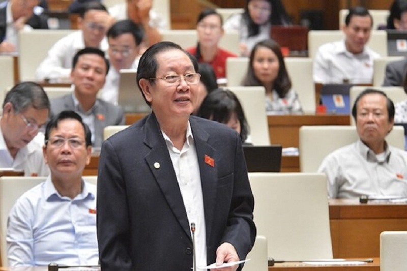 Bộ trưởng Bộ Nội vụ Lê Vĩnh Tân trả lời chất vấn tại nghị trường Quốc hội. (Ảnh: Trung tâm báo chí Quốc hội).
