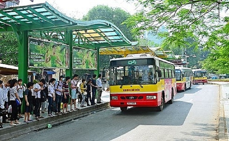 Hà Nội tiến hành điều chỉnh lộ trình của 19 tuyến xe buýt phục vụ Đại hội Đảng khóa XIII.