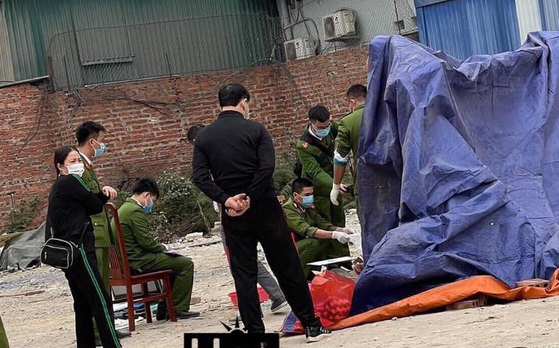 Phát hiện xác thai nhi bị vứt bỏ ở bãi rác gần khu công nghiệp Yên Phong.
