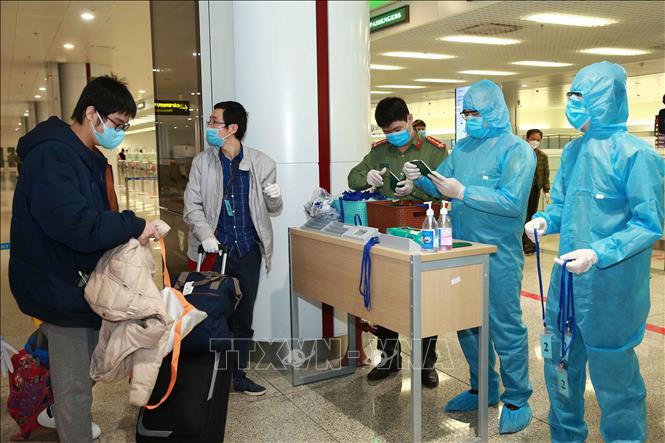 Đề xuất xét nghiệm Covid-19 cho 3.200 người làm việc ở Sân bay Nội Bài. (Ảnh: TTXVN).