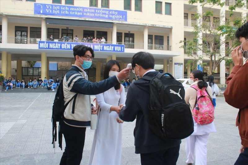 Hà Nội yêu cầu chuẩn bị điều kiện sẵn sàng cho học sinh đi học lại.