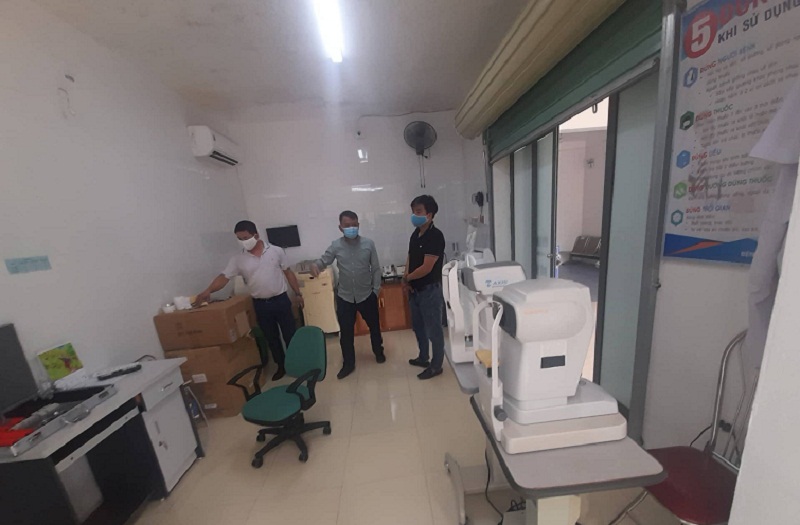 Giám đốc Bệnh viện Mắt Hà Tĩnh thừa nhận hàng loạt máy móc, thiết bị của Bệnh viện để chung lẫn lộn với của tư nhân tại khu vực đã được cho thuê.