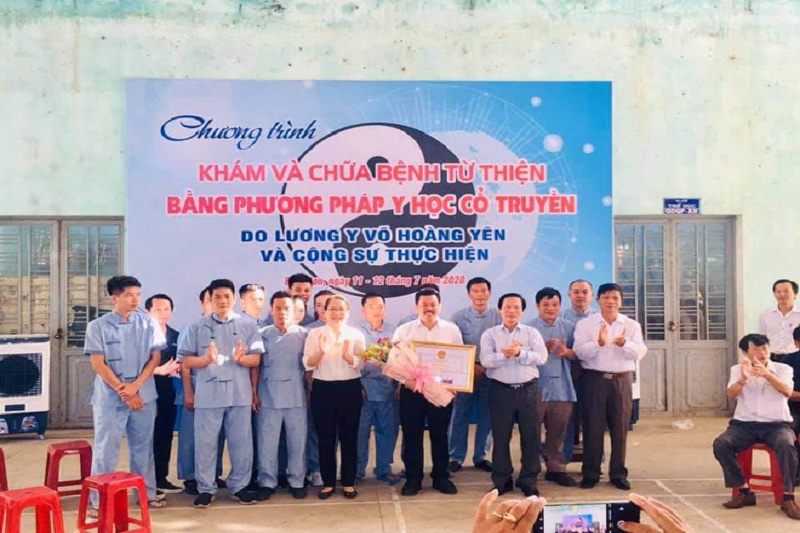 UBND huyện Bình Sơn (Quảng Ngãi) đã phải tốn hơn 200 triệu đồng tiền ngân sách khi ông Võ Hoàng Yên và cộng sự về địa phương chữa bệnh.