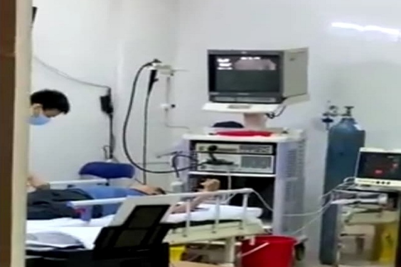Bệnh viện Đa khoa Sài Gòn - Hà Tĩnh sử dụng chiếc máy nội soi tiêu hóa nghi vấn “nhập lậu”. (Ảnh: PV).