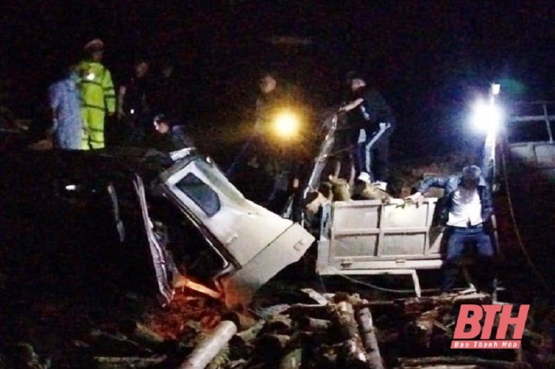 Hiện trường vụ tai nạn xe tải làm 7 người chết ở Thanh Hóa. (Ảnh: Báo Thanh Hóa).