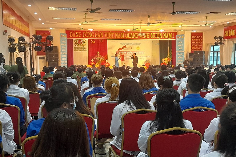 Quang cảnh lễ khai mạc Hội thao Kỹ thuật sáng tạo tuổi trẻ ngành Y tế khu vực Hà Nội 2021.