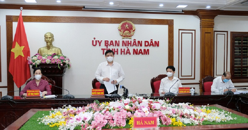 Bộ trưởng Y tế Nguyễn Thanh Long tại cuộc họp chỉ đạo dập dịch Covid-19 ở Hà Nam.
