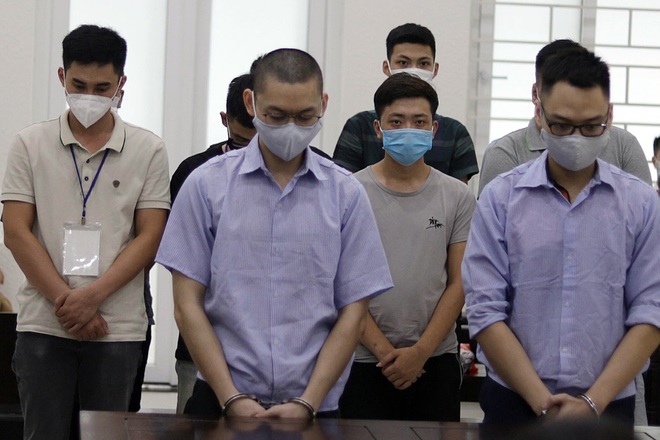 3 cựu cán bộ Công an Hà Nội lĩnh án tù vì lạm quyền bắt người vi phạm giao thông.