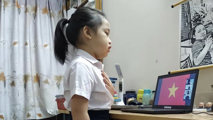 Học sinh Hà Nội khai giảng trực tuyến qua sóng truyền hình. (Ảnh: IT).